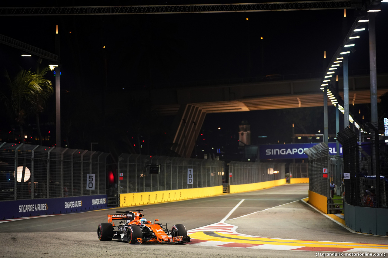GP SINGAPORE, 15.09.2017 - Prove Libere 2, Fernando Alonso (ESP) McLaren MCL32