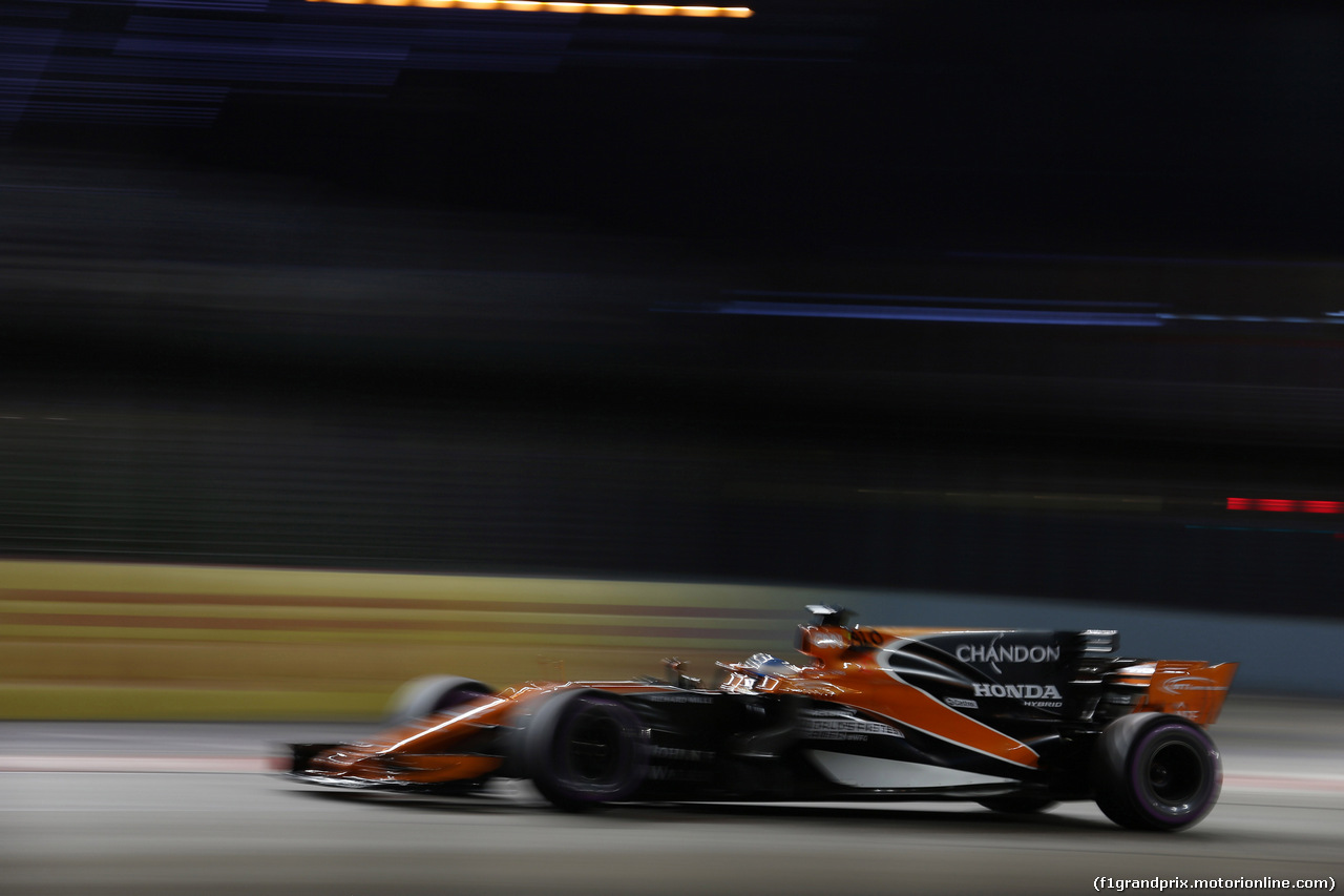 GP SINGAPORE, 15.09.2017 - Prove Libere 2, Fernando Alonso (ESP) McLaren MCL32