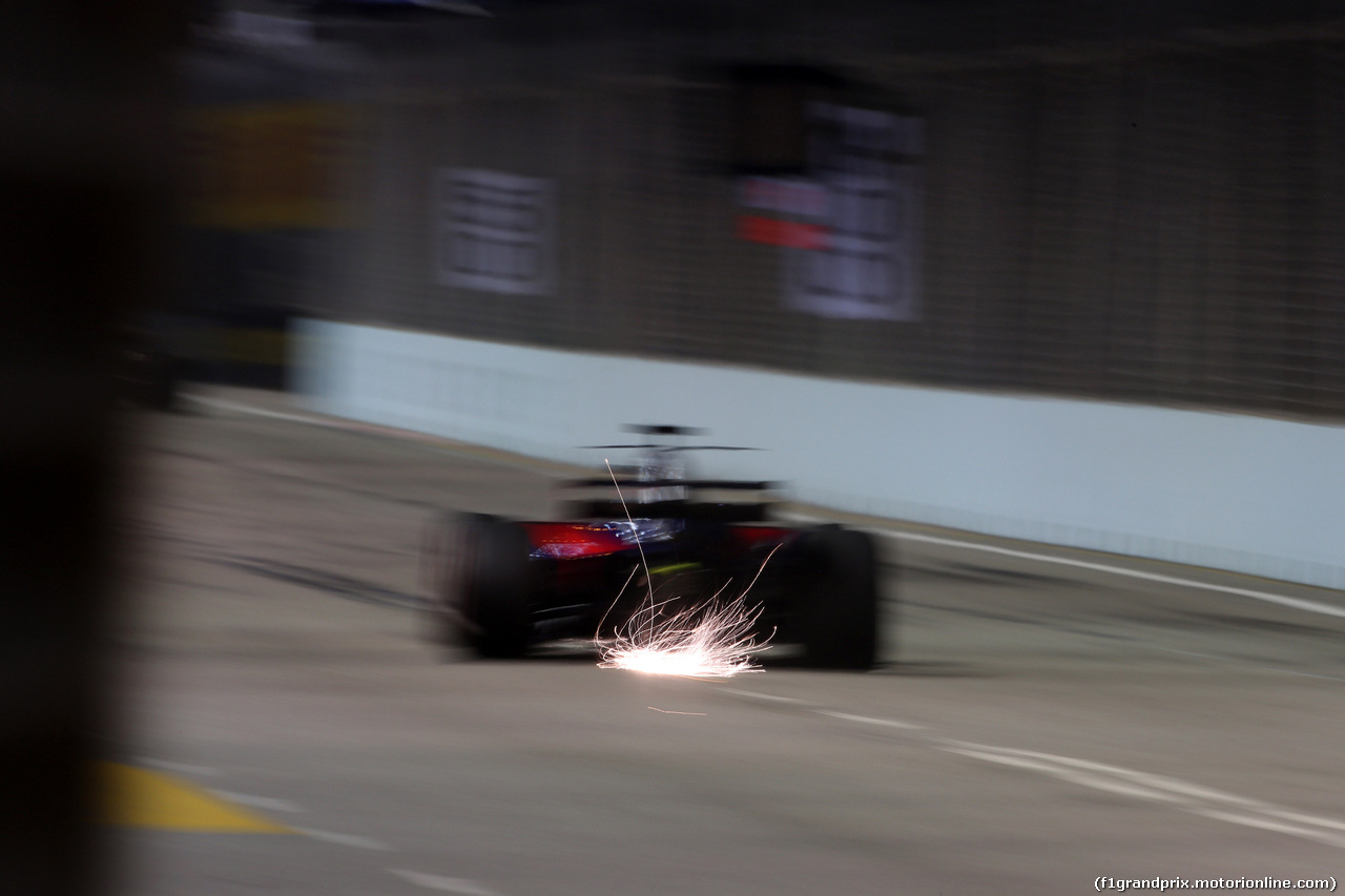 GP SINGAPORE, 15.09.2017 - Prove Libere 2, Daniil Kvyat (RUS) Scuderia Toro Rosso STR12