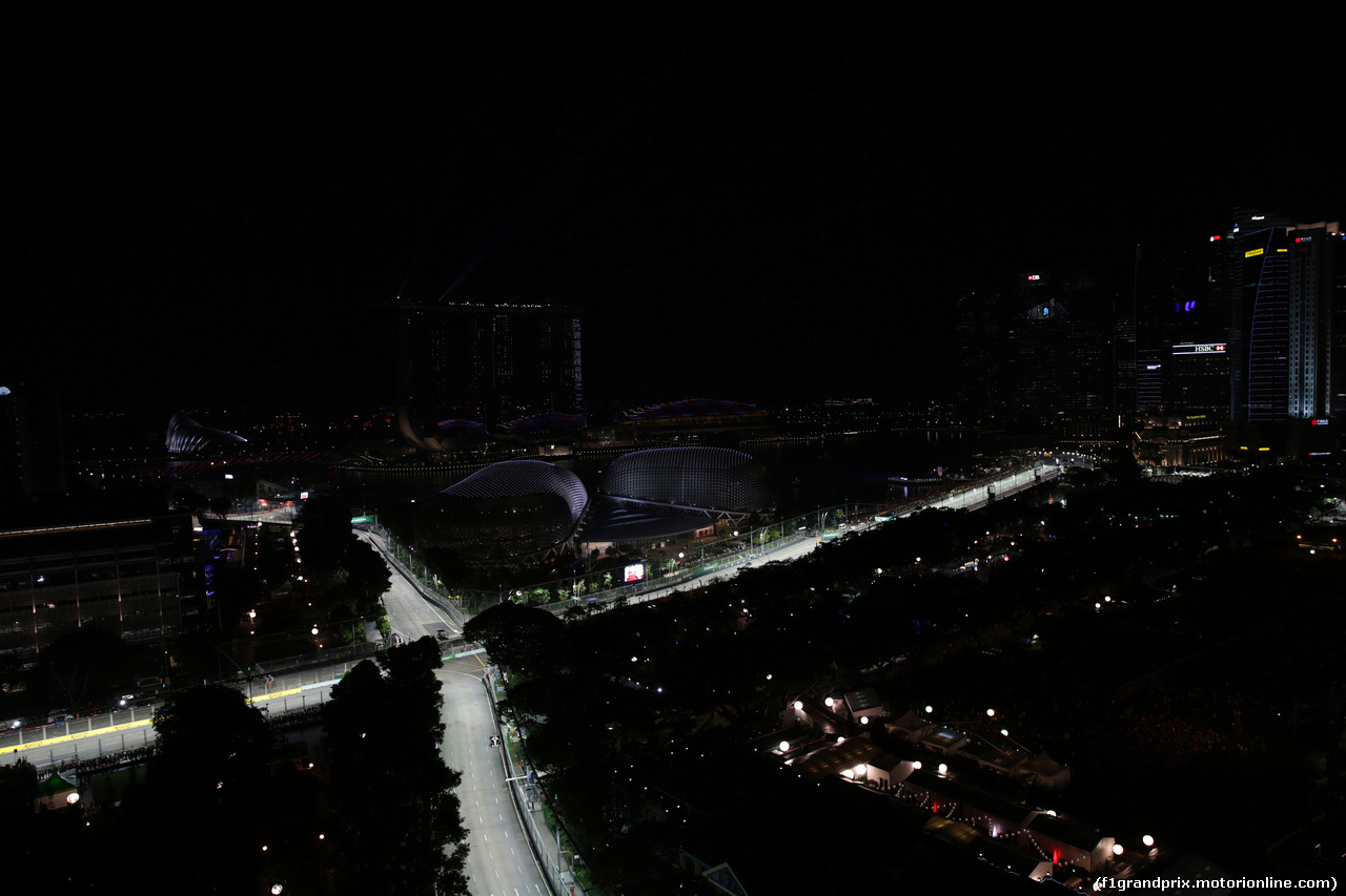 GP SINGAPORE, 15.09.2017 - Prove Libere 2, Sergio Perez (MEX) Sahara Force India F1 VJM010