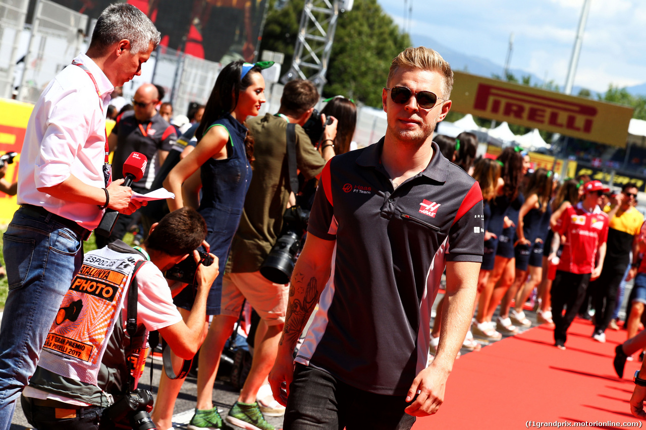 GP SPAGNA, Kevin Magnussen (DEN) Haas F1 Team on the drivers parade.
14.05.2017.