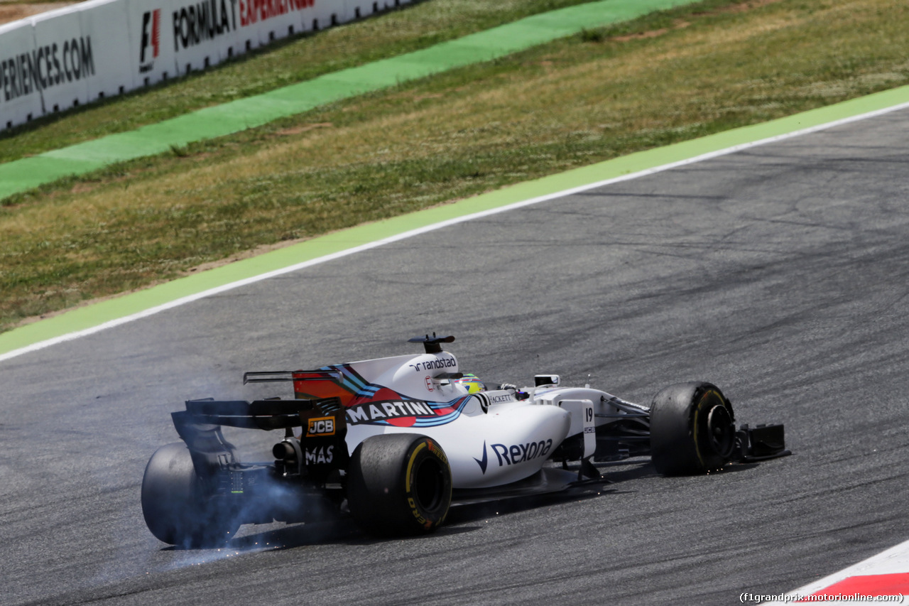 GP SPAGNA, Felipe Massa (BRA) Williams FW40 with a puncture at the partenza of the race.
14.05.2017.