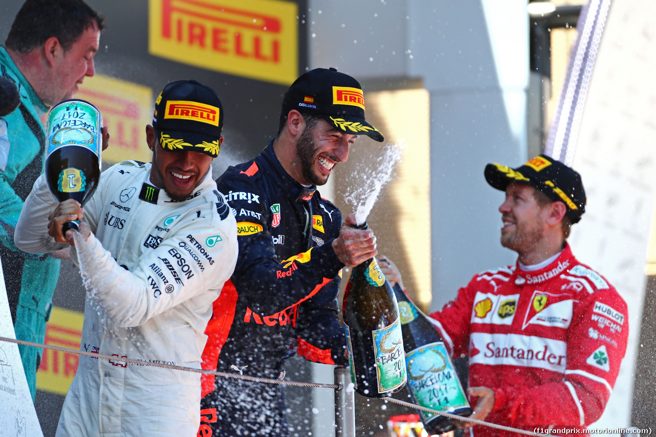 GP SPAGNA, Lewis Hamilton (GBR) Mercedes AMG F1  e Daniel Ricciardo (AUS) Red Bull Racing 
14.05.2017.