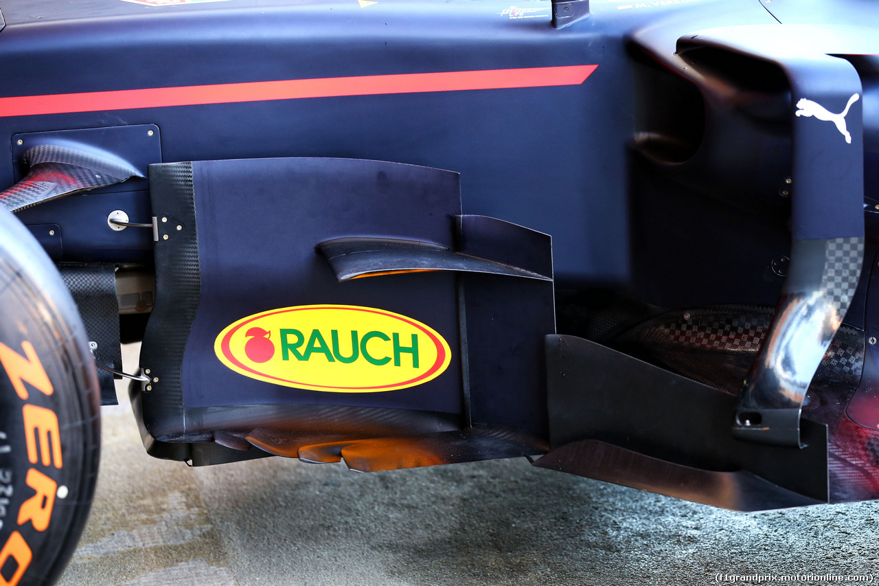 GP SPAGNA, Red Bull Racing RB13 sidepod winglet detail.
11.05.2017.