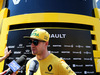 GP SPAGNA, Nico Hulkenberg (GER) Renault Sport F1 Team with the media.
11.05.2017.