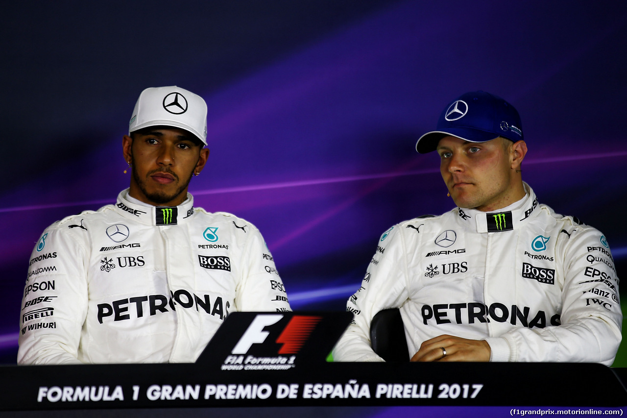 GP SPAGNA, (L to R): Lewis Hamilton (GBR) Mercedes AMG F1 with team mate Valtteri Bottas (FIN) Mercedes AMG F1 in the FIA Press Conference.
13.05.2017.