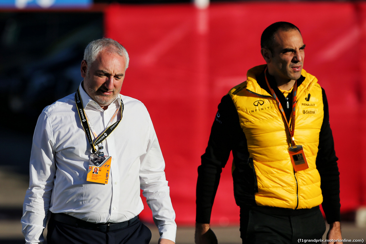 GP SPAGNA, (L to R): Jerome Papin with Cyril Abiteboul (FRA) Renault Sport F1 Managing Director.
12.05.2017.