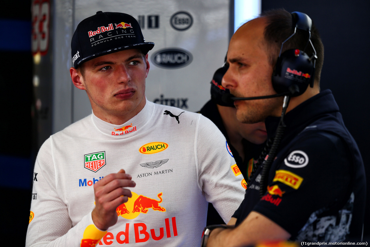 GP SPAGNA, (L to R): Max Verstappen (NLD) Red Bull Racing with Gianpiero Lambiase (ITA) Red Bull Racing Engineer.
12.05.2017.