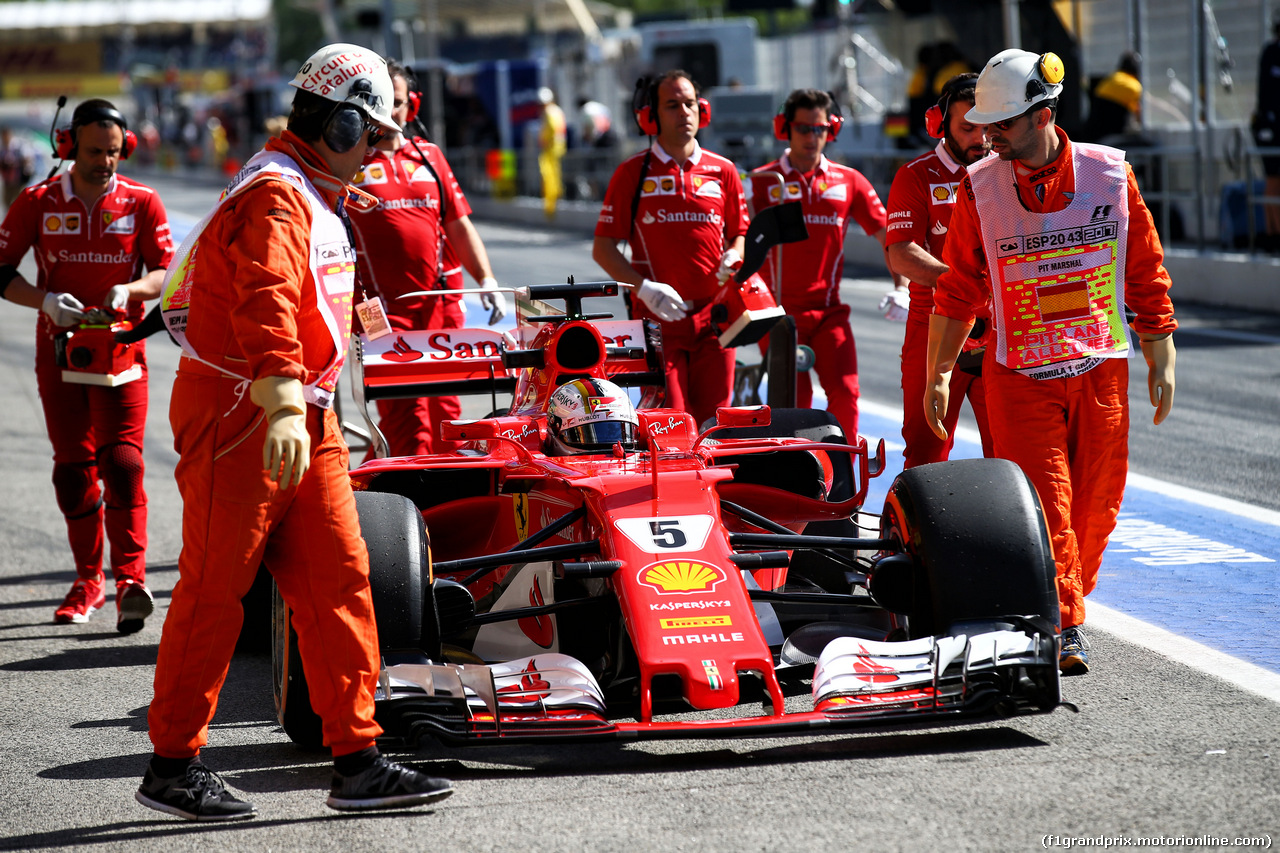 GP SPAGNA, Sebastian Vettel (GER) Ferrari SF70H stopped in the first practice session.
12.05.2017.