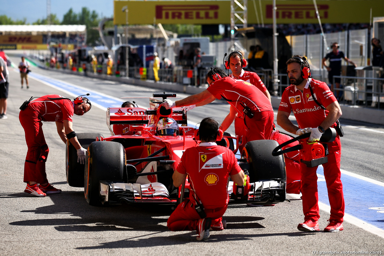 GP SPAGNA, Sebastian Vettel (GER) Ferrari SF70H stopped in the first practice session.
12.05.2017.