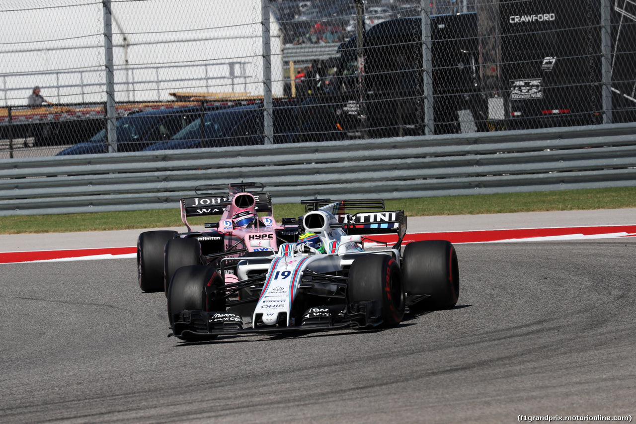 GP STATI UNITI, 22.10.2017 - Gara, Felipe Massa (BRA) Williams FW40 davanti a Sergio Perez (MEX) Sahara Force India F1 VJM010