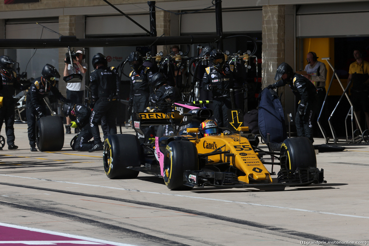 GP STATI UNITI, 22.10.2017 - Gara, Pit lane, Carlos Sainz Jr (ESP) Renault Sport F1 Team RS17