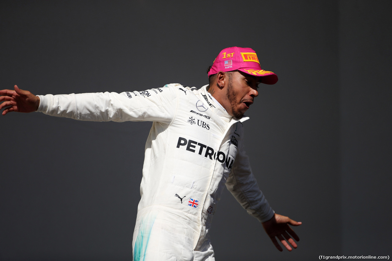 GP STATI UNITI, 22.10.2017 - Gara, Lewis Hamilton (GBR) Mercedes AMG F1 W08 vincitore