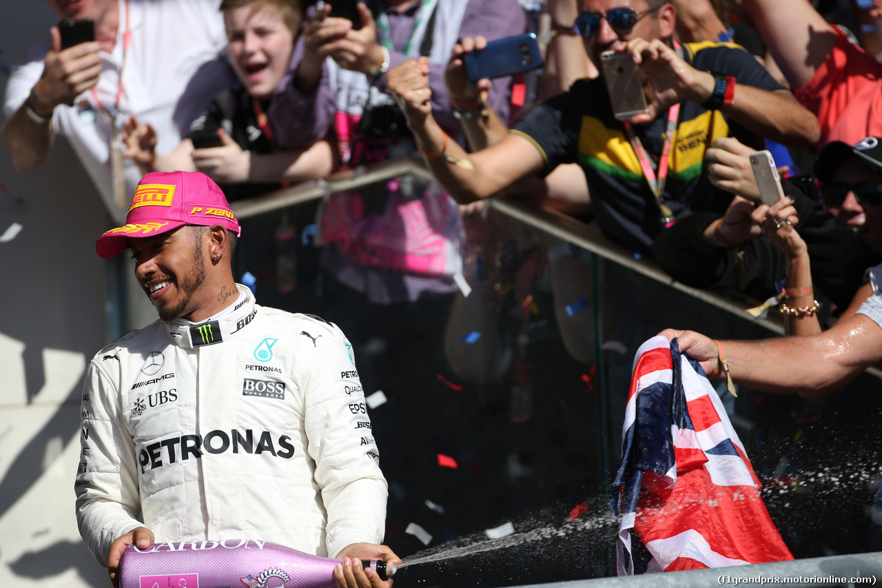 GP STATI UNITI, 22.10.2017 - Gara, Lewis Hamilton (GBR) Mercedes AMG F1 W08 vincitore