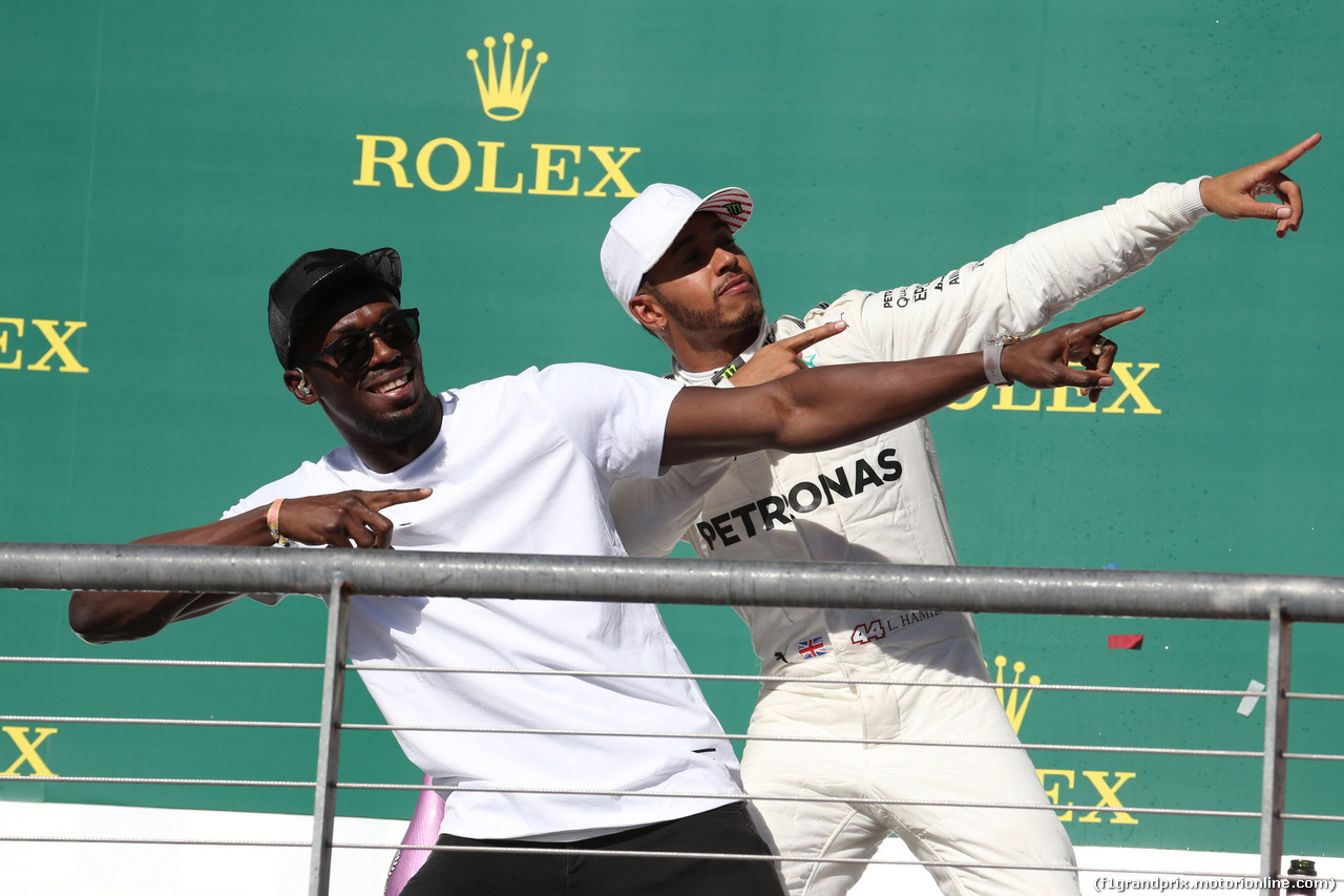 GP STATI UNITI, 22.10.2017 - Gara, Usain Bolt (JAM) e Lewis Hamilton (GBR) Mercedes AMG F1 W08 vincitore