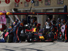 GP STATI UNITI, 22.10.2017 - Gara, Pit stop, Max Verstappen (NED) Red Bull Racing RB13