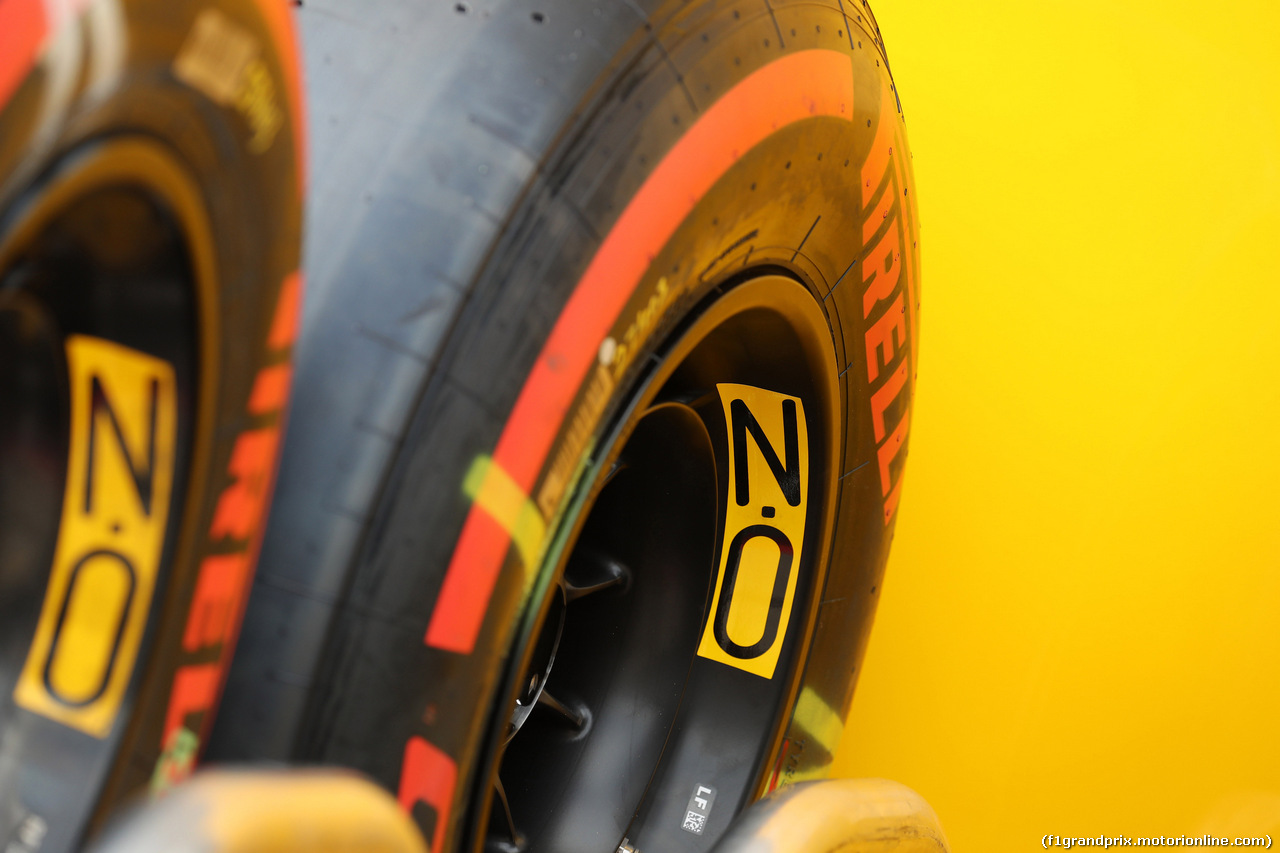 GP STATI UNITI, 21.10.2017 - Pirelli Tyres