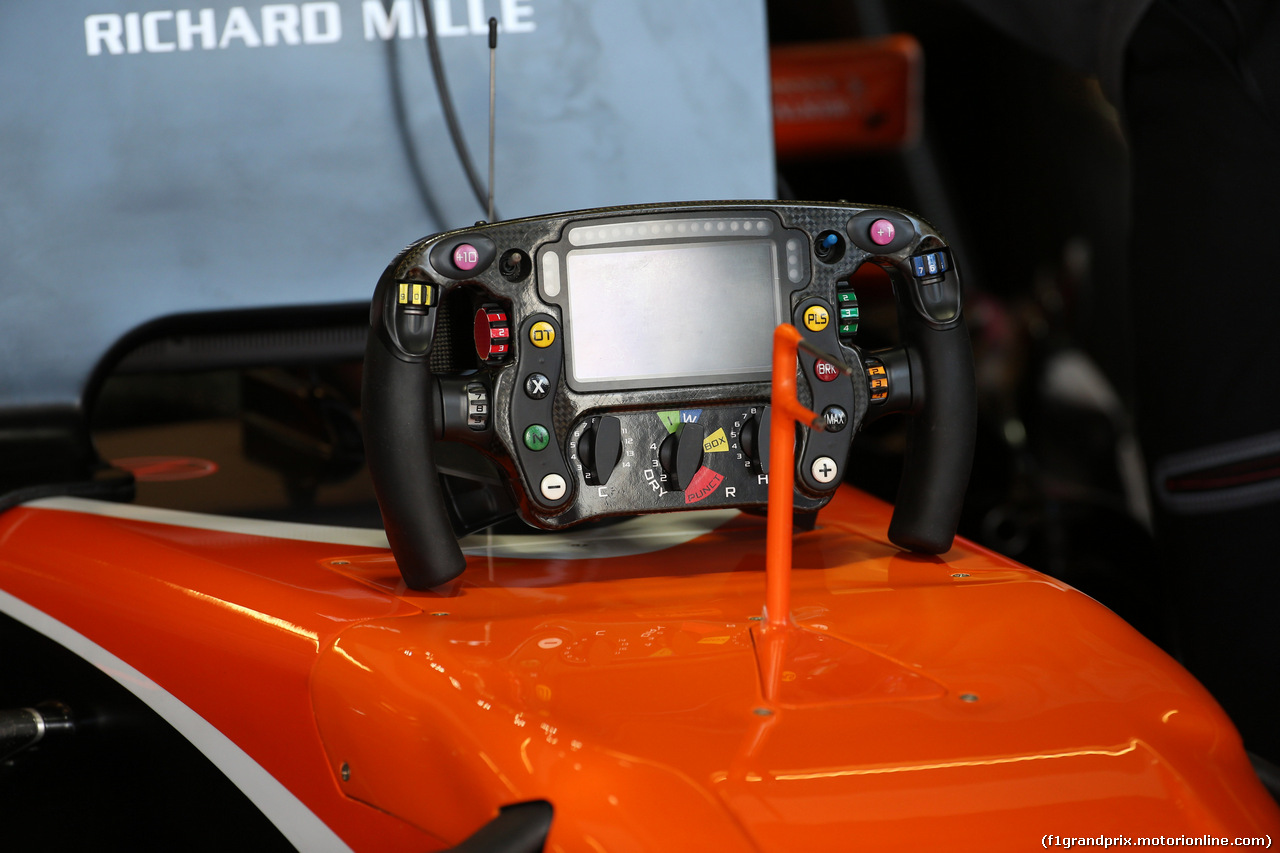 GP STATI UNITI, 21.10.2017 - Prove Libere 3, The steering wheel of McLaren MCL32