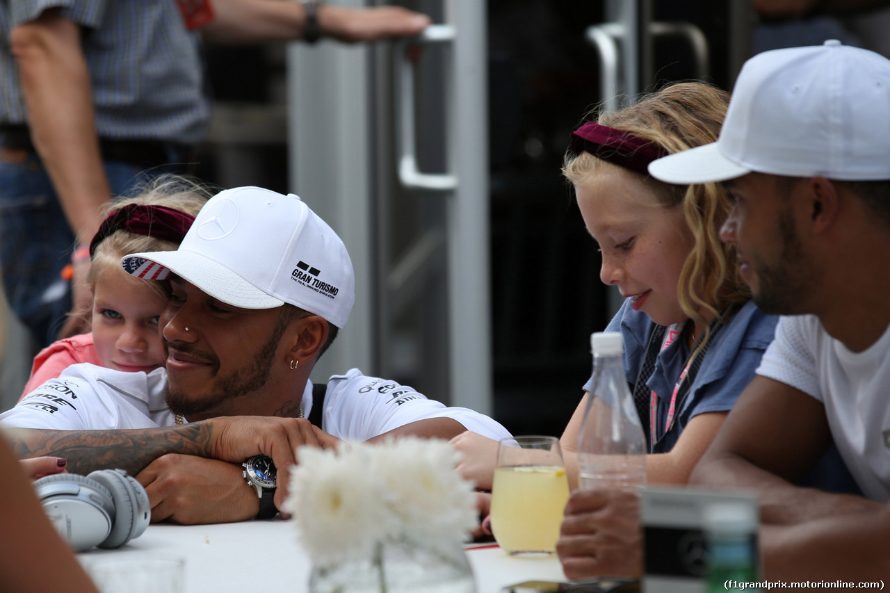 GP STATI UNITI, 21.10.2017 - Lewis Hamilton (GBR) Mercedes AMG F1 W08