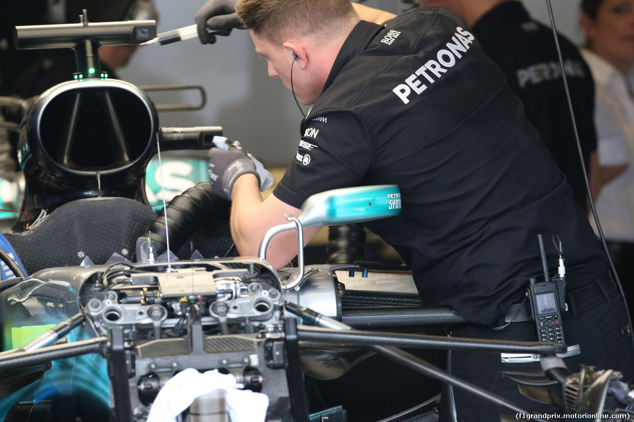GP STATI UNITI, 21.10.2017 - Mercedes garage