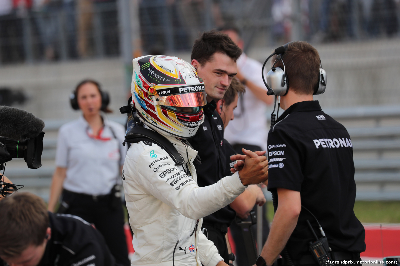 GP STATI UNITI, 21.10.2017 - Qualifiche, Lewis Hamilton (GBR) Mercedes AMG F1 W08 pole position