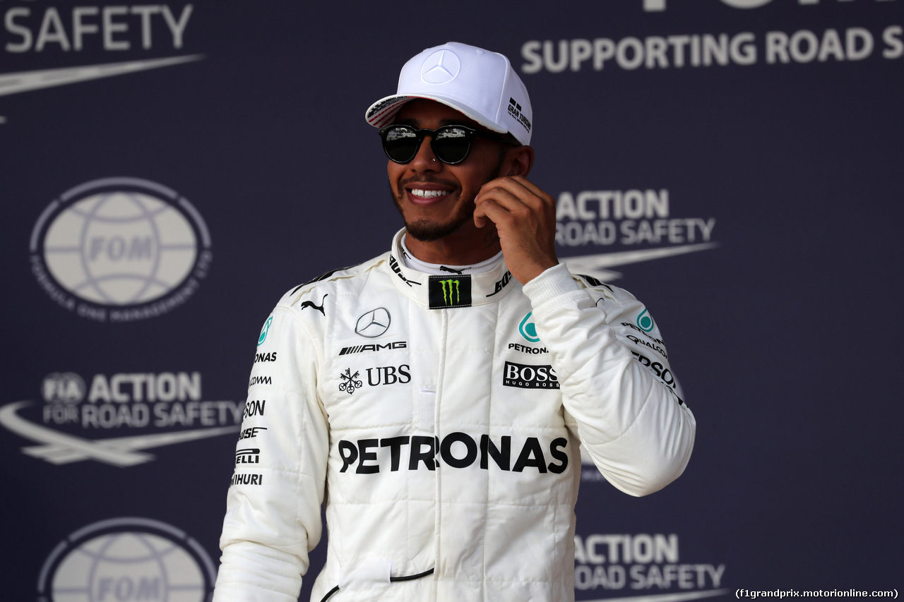 GP STATI UNITI, 21.10.2017 - Qualifiche, Lewis Hamilton (GBR) Mercedes AMG F1 W08 pole position