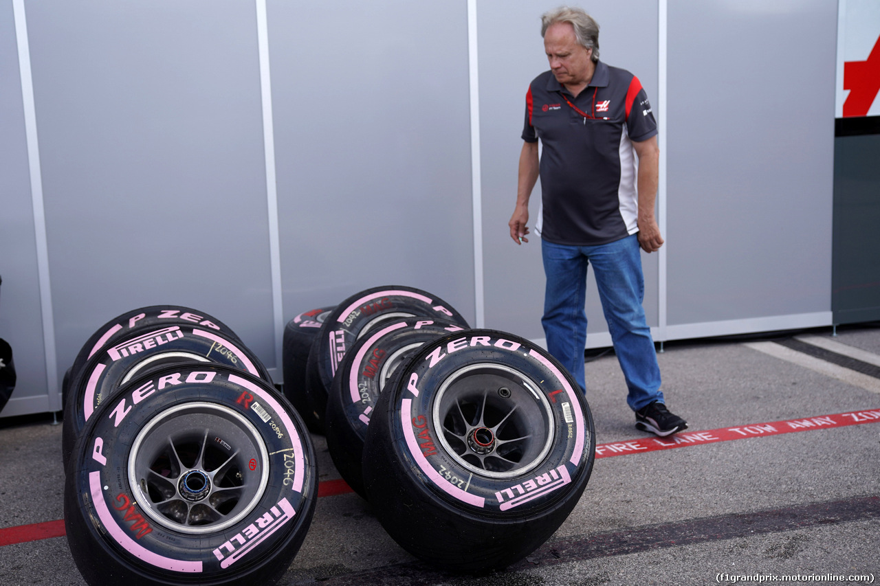 GP STATI UNITI, 21.10.2017 - Qualifiche, Gene Haas (USA), Founder e Chairman e Pirelli Tyres