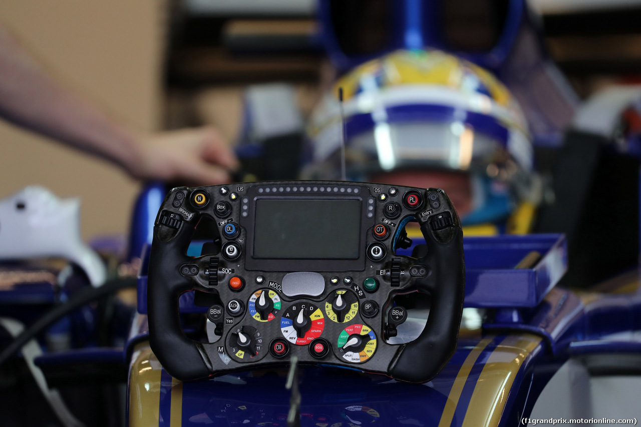 GP STATI UNITI, 20.10.2017 - Prove Libere 1, The steering wheel Marcus Ericsson (SUE) Sauber C36