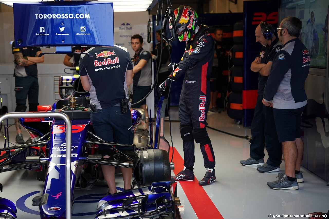 GP STATI UNITI, 20.10.2017 - Prove Libere 1, Brendon Hartley (NZL) Scuderia Toro Rosso STR12