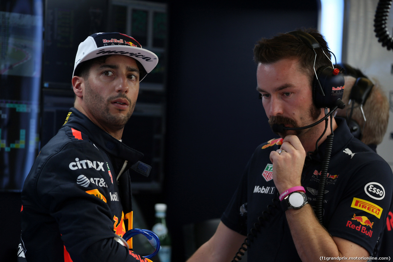 GP STATI UNITI, 20.10.2017 - Prove Libere 1, Daniel Ricciardo (AUS) Red Bull Racing RB13