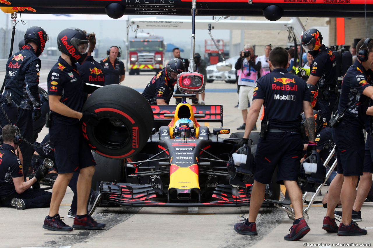 GP STATI UNITI, 20.10.2017 - Prove Libere 1, Daniel Ricciardo (AUS) Red Bull Racing RB13