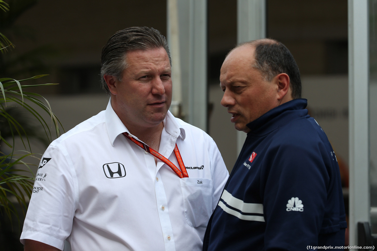 GP STATI UNITI, 20.10.2017 - Prove Libere 2, Zak Brown (USA) McLaren Executive Director e Frederic Vasseur (FRA) Sauber Team Principal