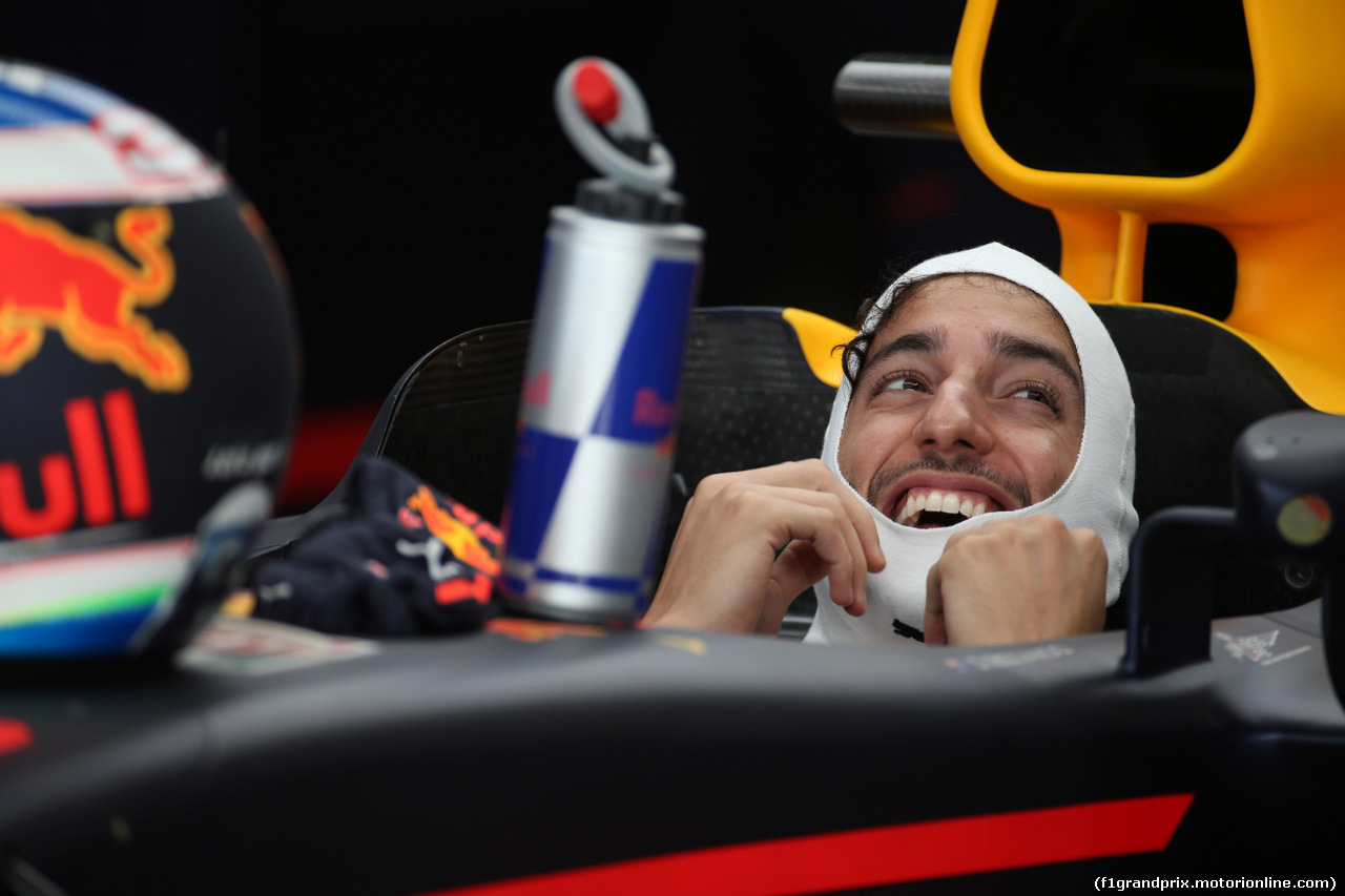 GP STATI UNITI, 20.10.2017 - Prove Libere 2, Daniel Ricciardo (AUS) Red Bull Racing RB13