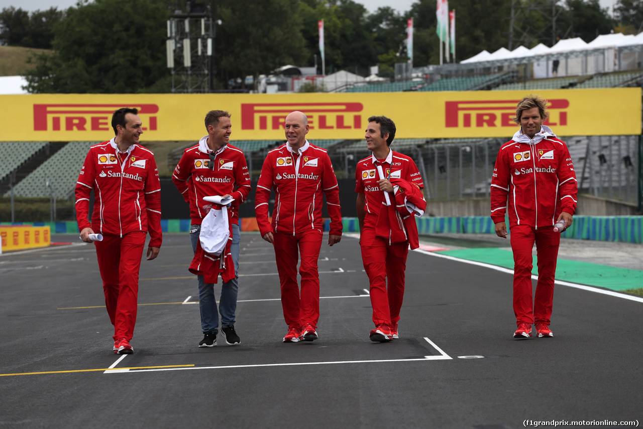 GP UNGHERIA, 27.07.2017 - Riccardo Adami (ITA) Ferrari Gara Engineer, Sebastian Vettel (GER) Ferrari SF70H e Claire Williams (GBR) Williams Deputy Team Principal.