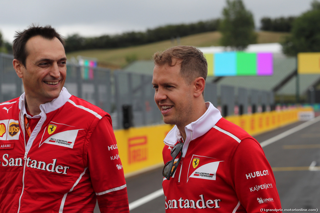 GP UNGHERIA, 27.07.2017 - Riccardo Adami (ITA) Ferrari Gara Engineer e Sebastian Vettel (GER) Ferrari SF70H