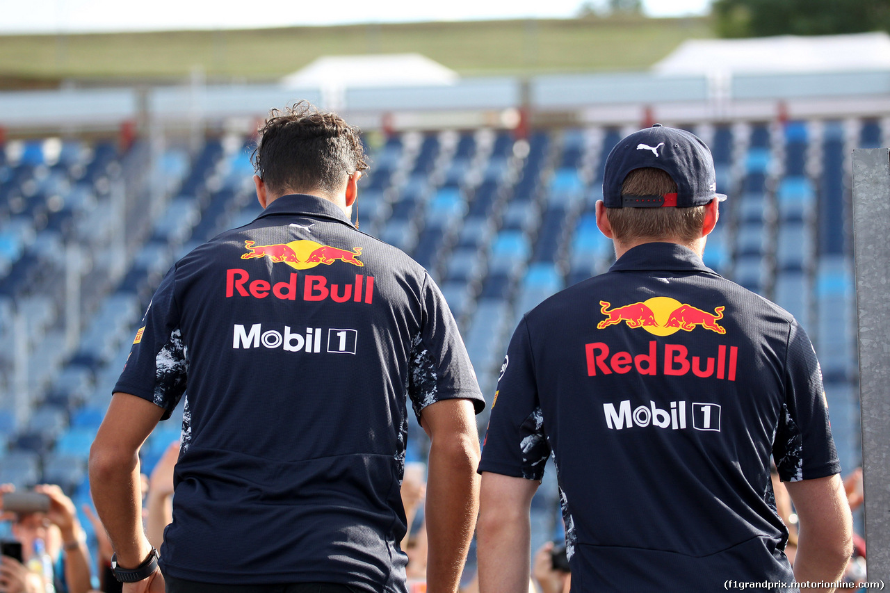GP UNGHERIA, 27.07.2017 - Daniel Ricciardo (AUS) Red Bull Racing RB13 e Max Verstappen (NED) Red Bull Racing RB13