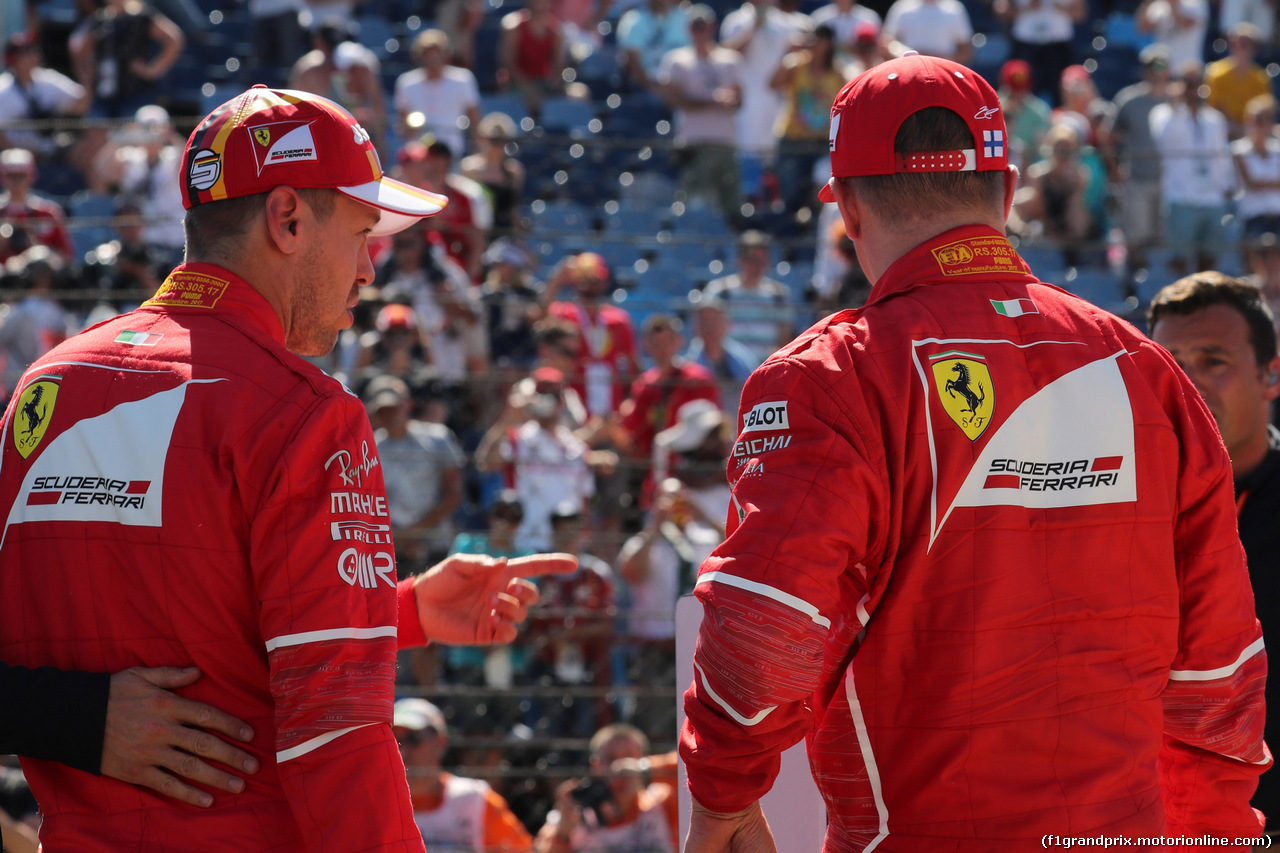 GP UNGHERIA, 29.07.2017 - Qualifiche, Sebastian Vettel (GER) Ferrari SF70H pole position e 2nd place Kimi Raikkonen (FIN) Ferrari SF70H