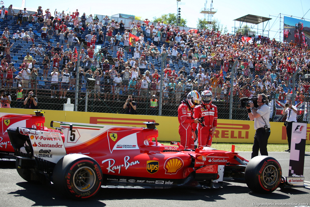 GP UNGHERIA, 29.07.2017 - Qualifiche, Sebastian Vettel (GER) Ferrari SF70H pole position e 2nd place Kimi Raikkonen (FIN) Ferrari SF70H