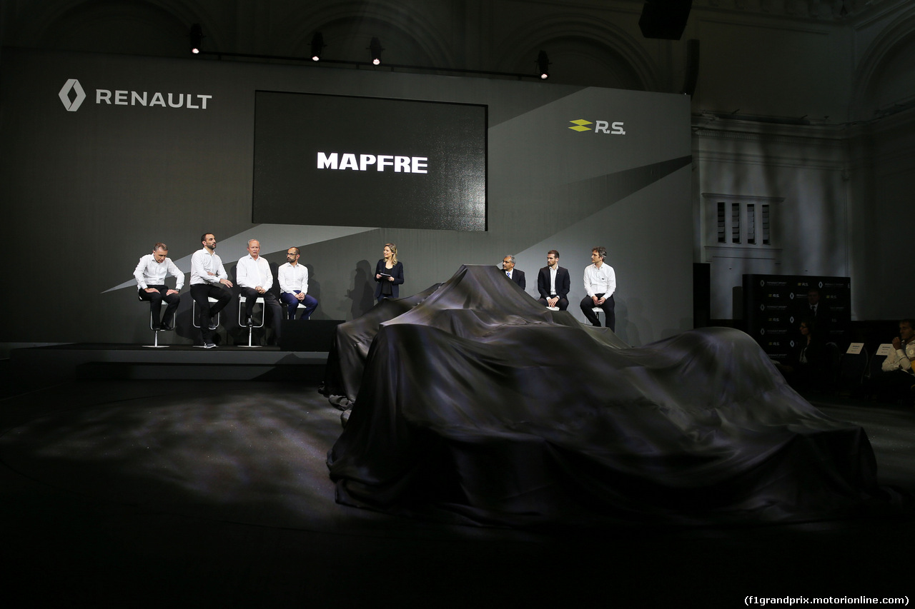 RENAULT RS17, (L to R): Bob Bell (GBR) Renault Sport F1 Team Chief Technical Officer with Cyril Abiteboul (FRA) Renault Sport F1 Managing Director; Jerome Stoll (FRA) Renault Sport F1 President; Thierry Koskas, Renault Executive Vice President of Sales e Marketing; Louise Ekland (GBR); Mandhir Singh, Castol COO; Tommaso Volpe, Infiniti Global Director of Motorsport;Pepijn Richter, Microsoft Director of Product Marketing. 
21.02.2017.