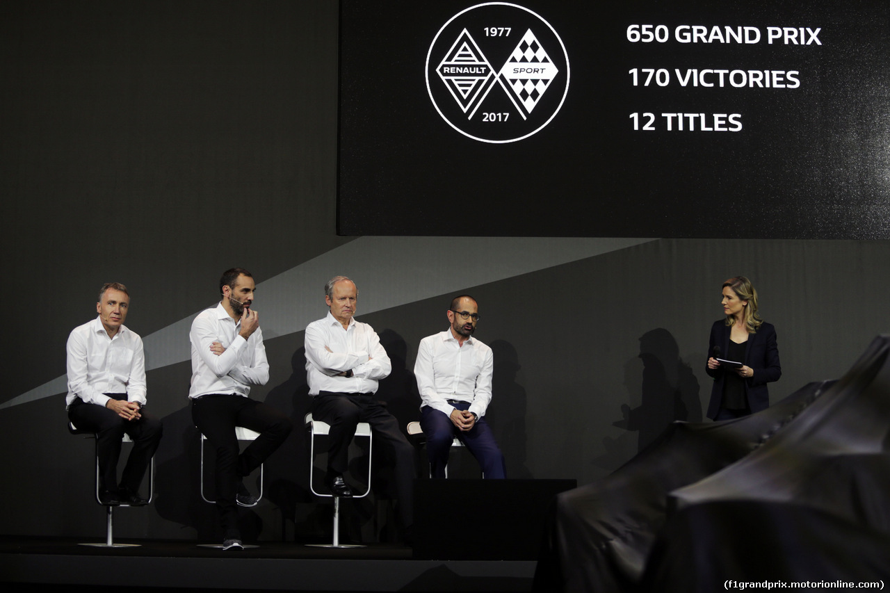 RENAULT RS17, (L to R): Bob Bell (GBR) Renault Sport F1 Team Chief Technical Officer with Cyril Abiteboul (FRA) Renault Sport F1 Managing Director; Jerome Stoll (FRA) Renault Sport F1 President; e Thierry Koskas, Renault Executive Vice President of Sales e Marketing.
21.02.2017.