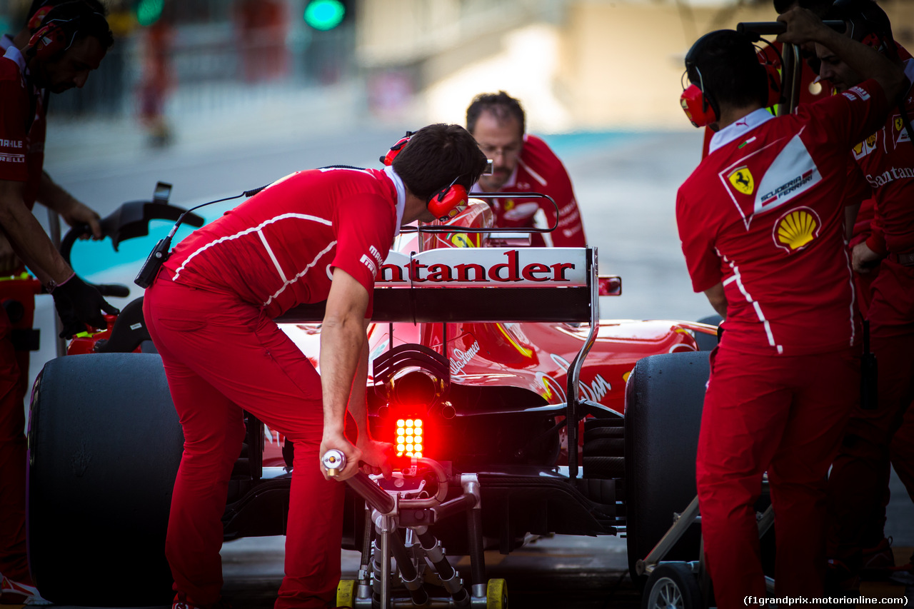 TEST ABU DHABI 28 NOVEMBRE, Kimi Raikkonen (FIN) Ferrari SF70H. 28.11.2017.