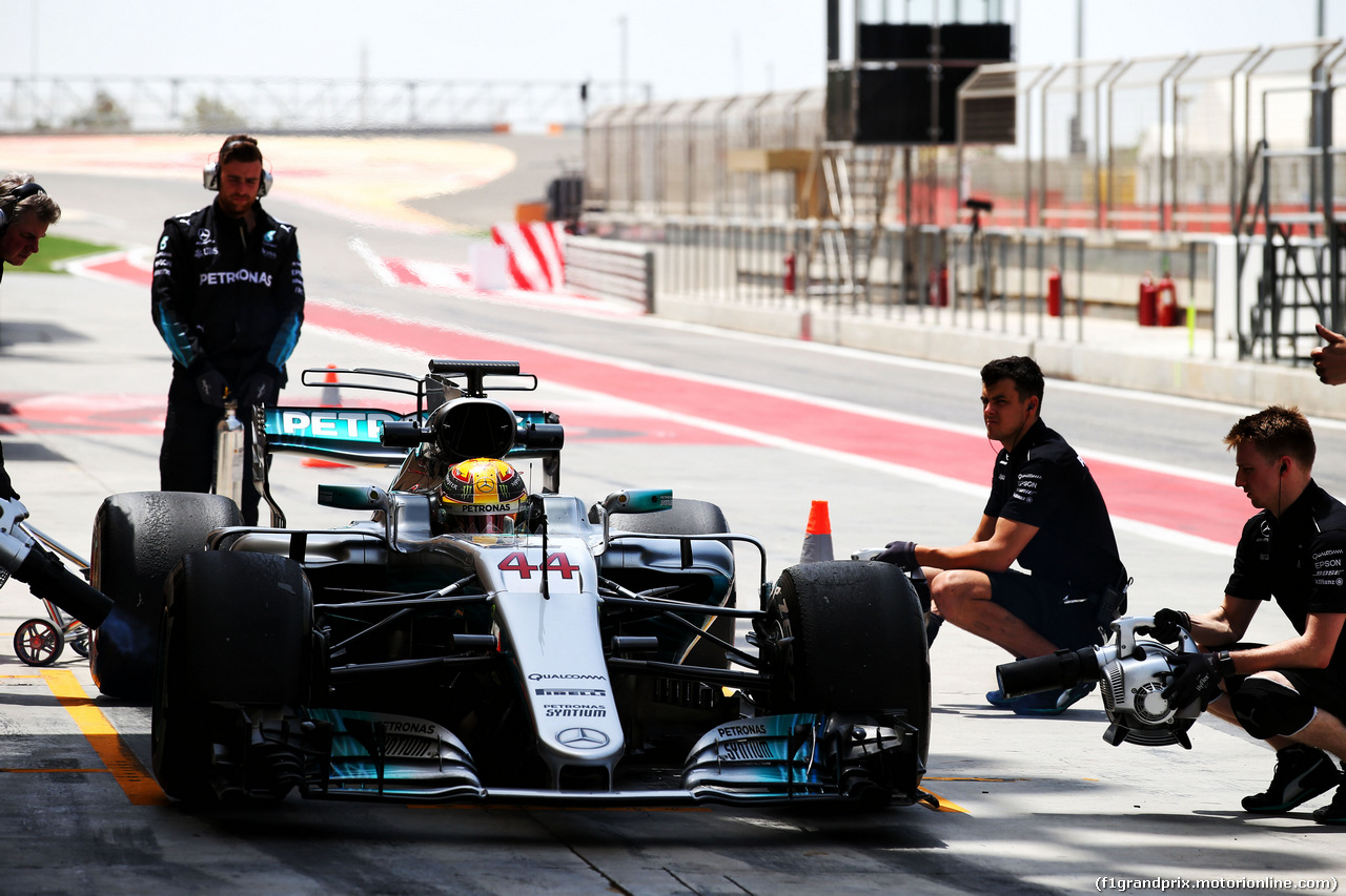TEST F1 BAHRAIN 18 APRILE, Lewis Hamilton (GBR) Mercedes AMG F1 W08.
18.04.2017.