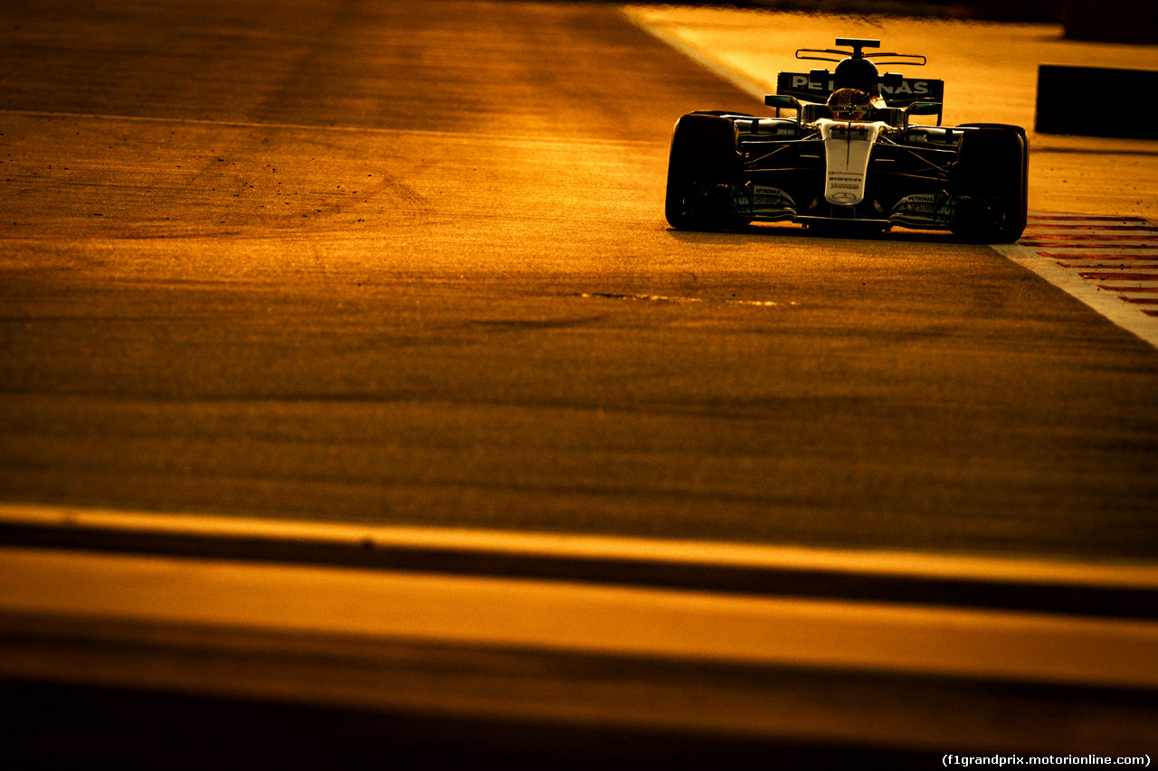 TEST F1 BAHRAIN 18 APRILE, Lewis Hamilton (GBR) Mercedes AMG F1 W08.
18.04.2017.