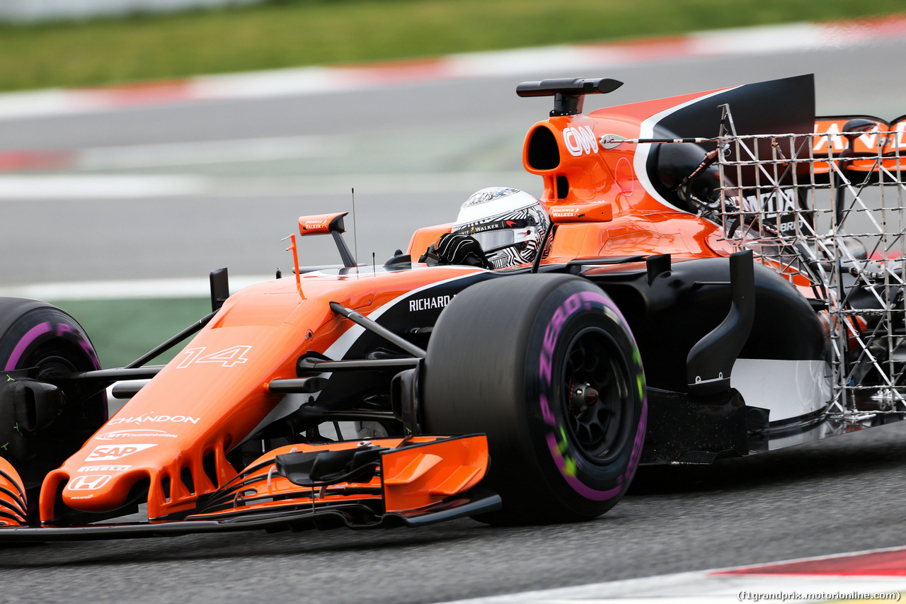 TEST F1 BARCELLONA 1 MARZO, Fernando Alonso (ESP) McLaren MCL32 running sensor equipment.
01.03.2017.