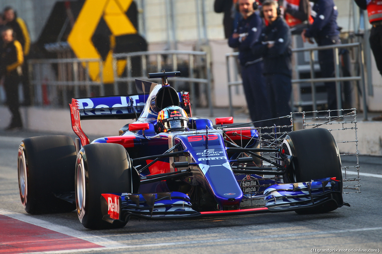 TEST F1 BARCELLONA 27 FEBBRAIO, Carlos Sainz Jr (ESP) Scuderia Toro Rosso STR12 running sensor equipment.
27.02.2017.