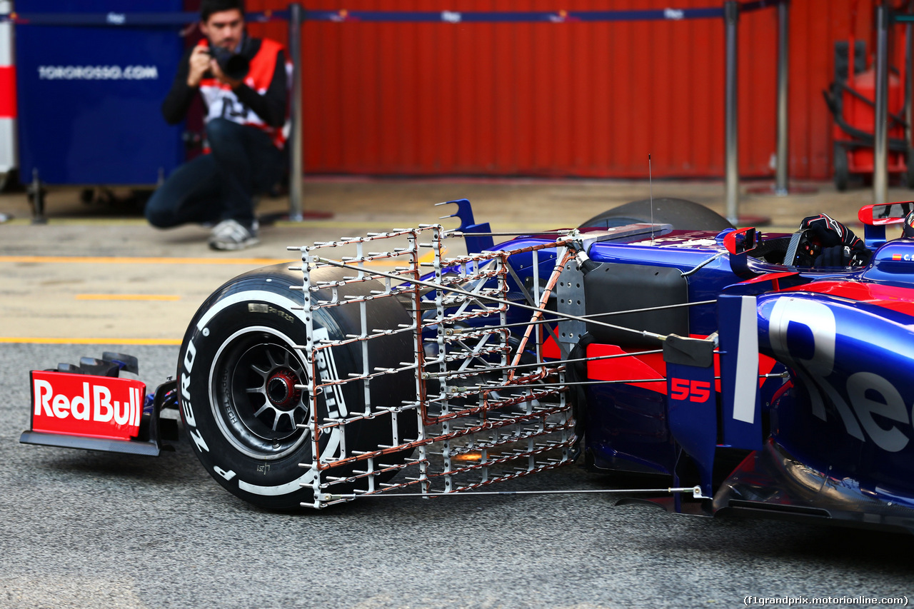 TEST F1 BARCELLONA 27 FEBBRAIO, Carlos Sainz Jr (ESP) Scuderia Toro Rosso STR12 running sensor equipment.
27.02.2017.