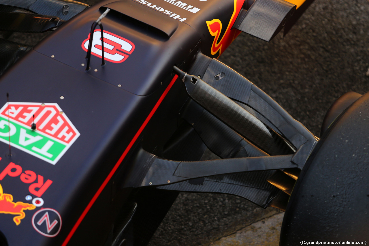TEST F1 BARCELLONA 27 FEBBRAIO, Red Bull Racing RB13 front suspension detail.
27.02.2017.