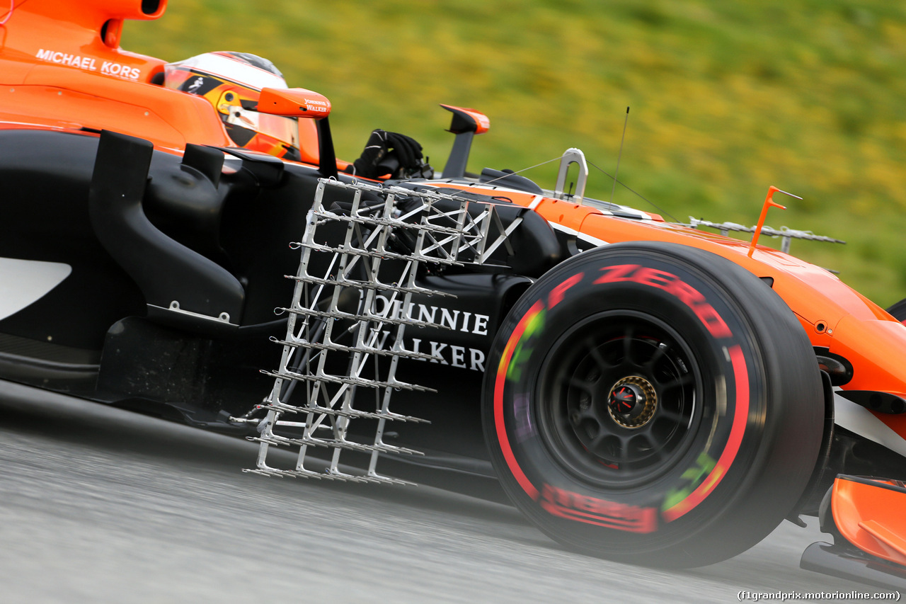TEST F1 BARCELLONA 28 FEBBRAIO, Stoffel Vandoorne (BEL) McLaren MCL32 running sensor equipment.
28.02.2017.