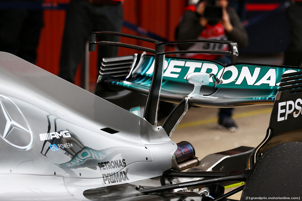 TEST F1 BARCELLONA 28 FEBBRAIO, Mercedes AMG F1 W08 T-wing on the engine cover.
28.02.2017.