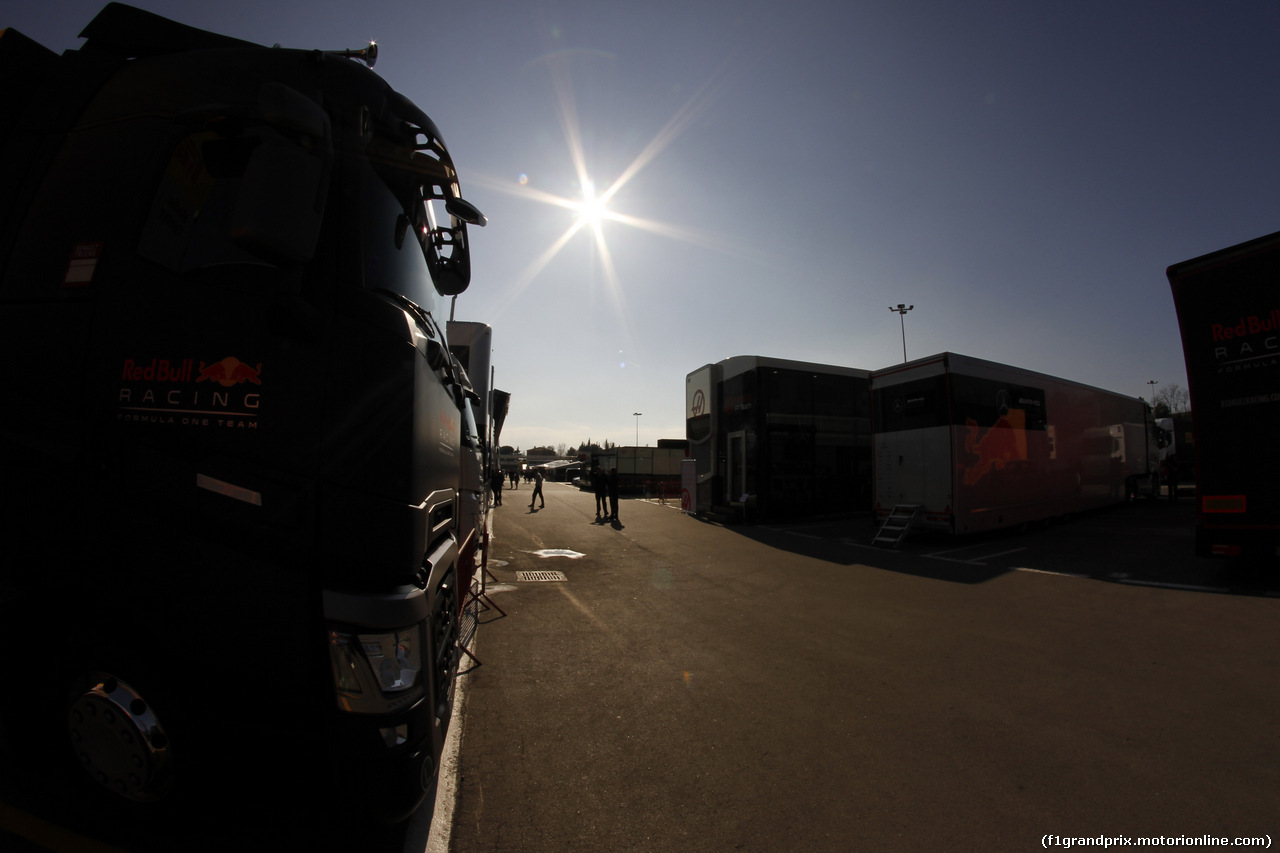 TEST F1 BARCELLONA 28 FEBBRAIO, 27.02.2017 - Paddock
